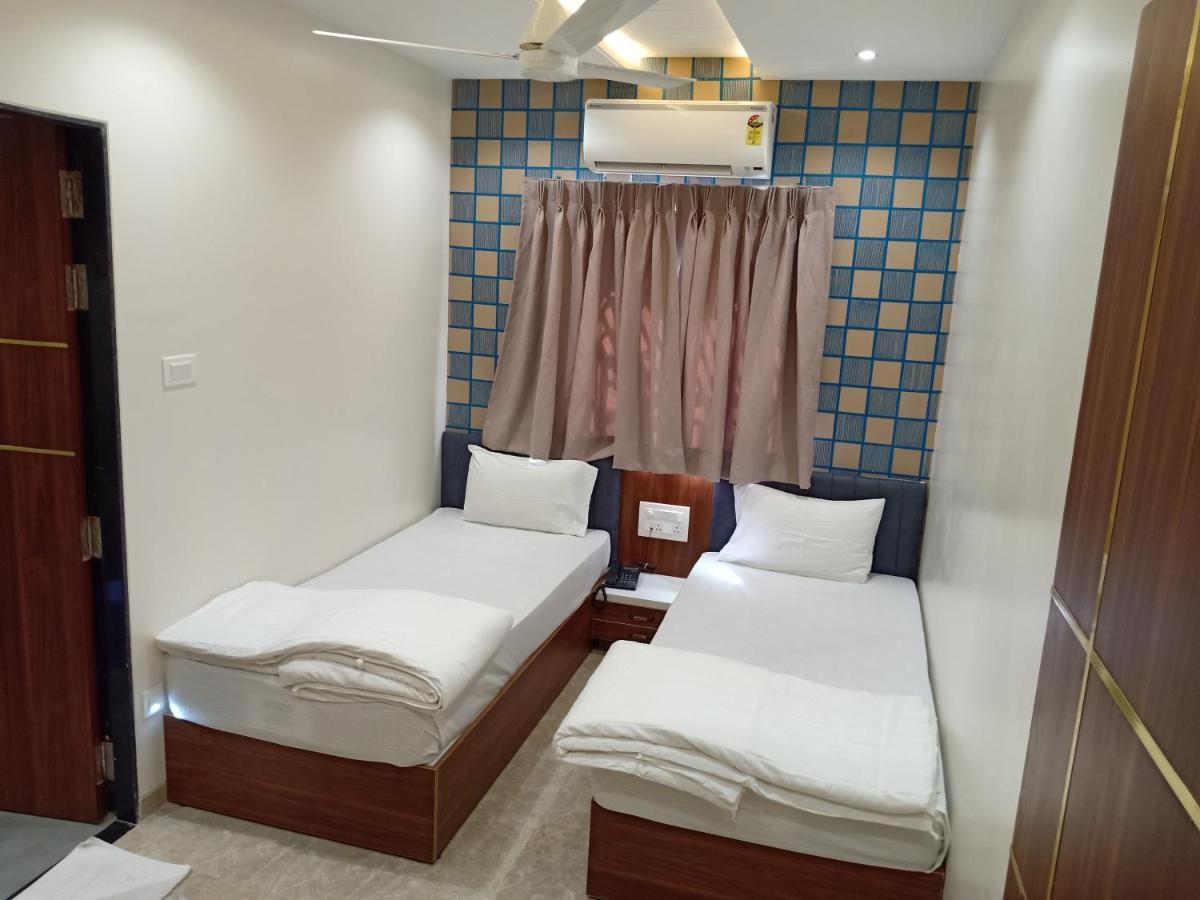Hotel Suvarnam Residency Ahmednagar Buitenkant foto