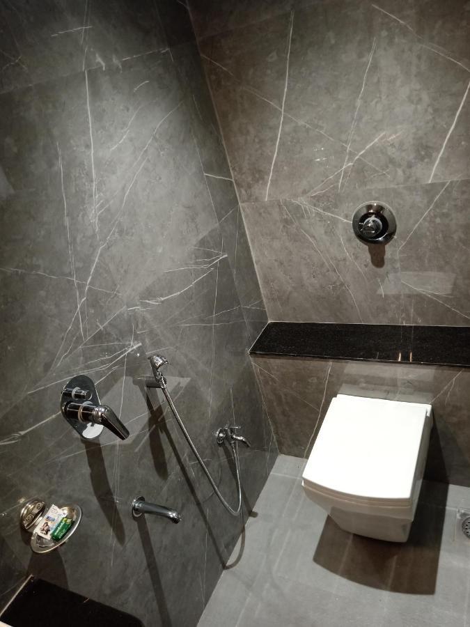 Hotel Suvarnam Residency Ahmednagar Buitenkant foto
