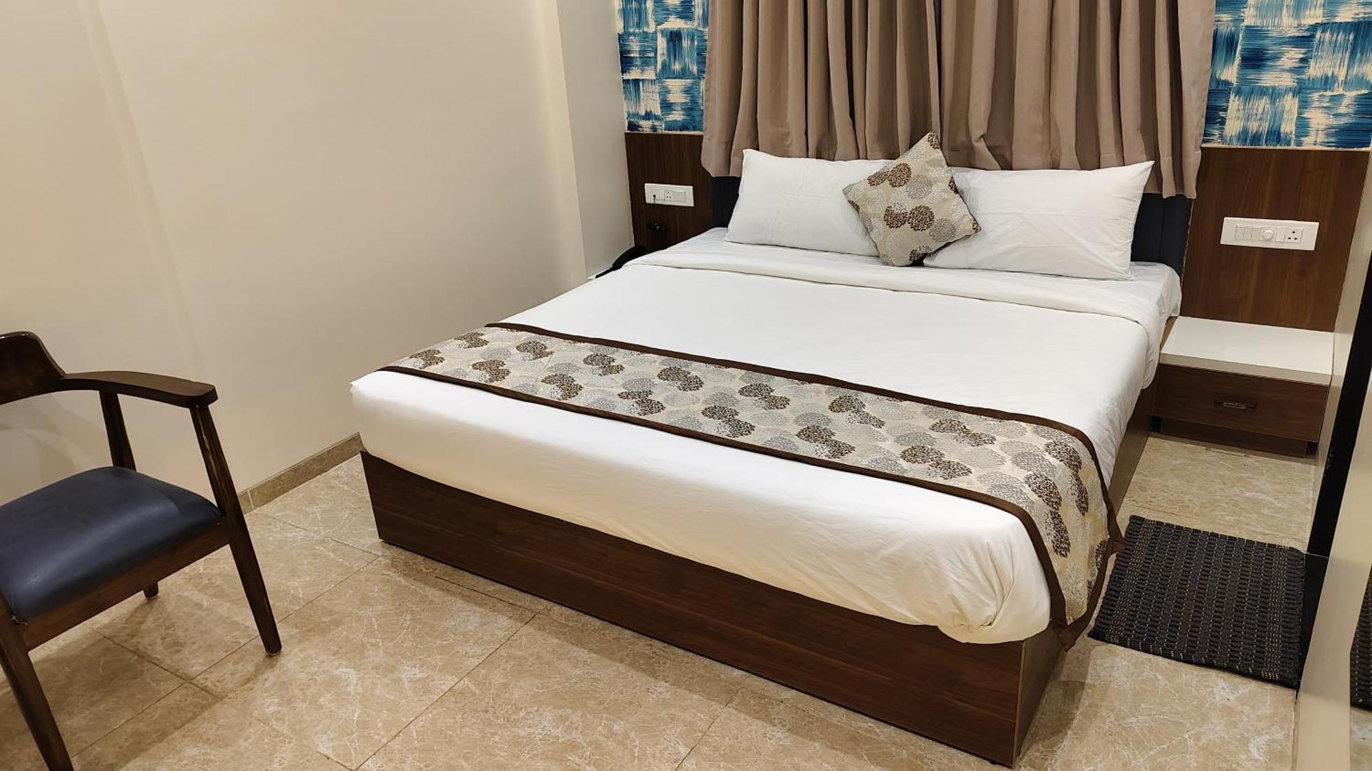 Hotel Suvarnam Residency Ahmednagar Buitenkant foto